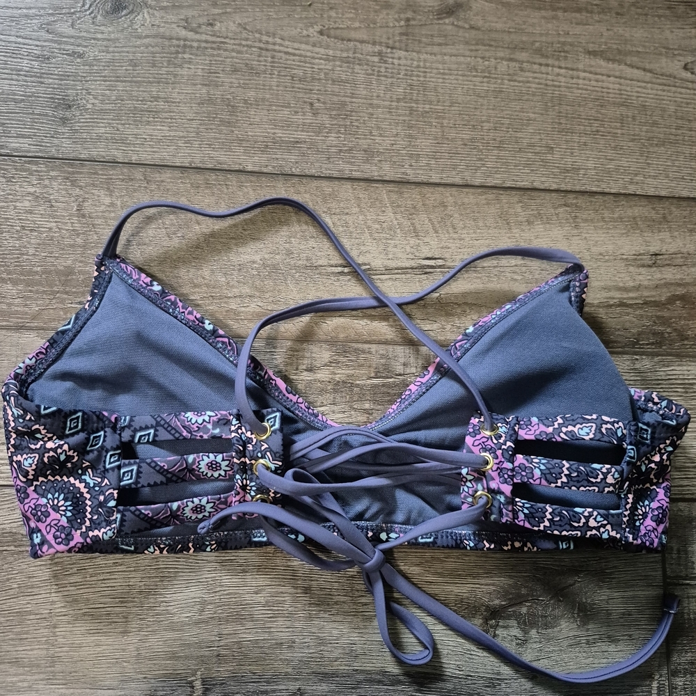 Patterned Bikini Set - Picture 3 of 3